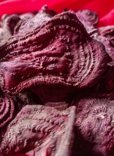 Dehydrated beet chips.