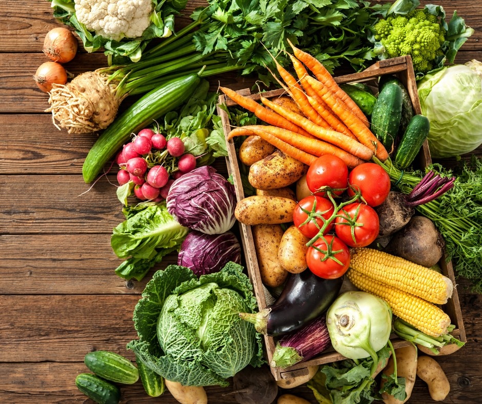 Fresh vegetables on a photo board that will keep you hydrated.